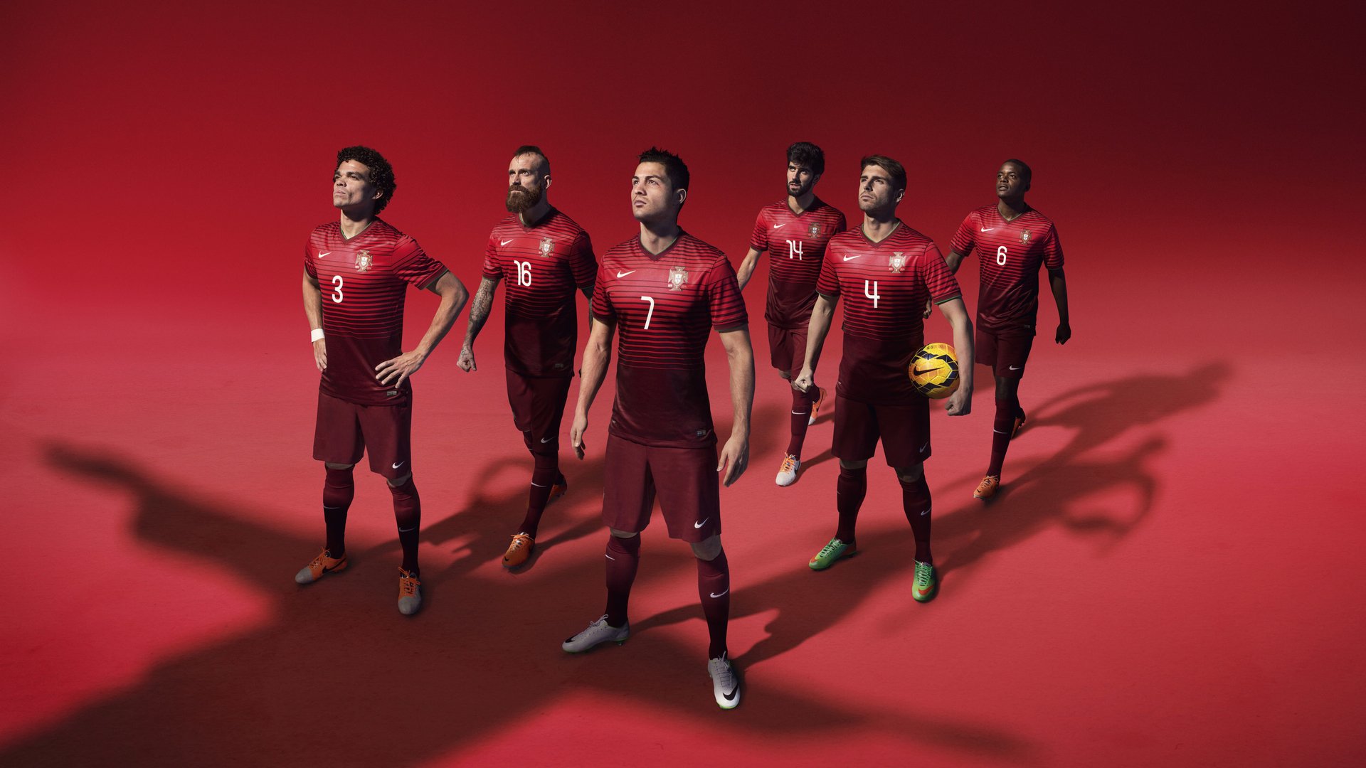 中国足球球员场上视野覆盖模型建立，足球运动员在一瞬间把握球场上对方球员的布局漏洞